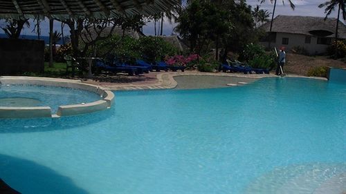 Hill Park Hotel - Tiwi Beach エクステリア 写真